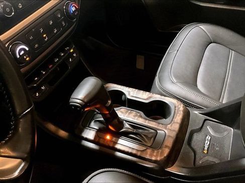 Used 2021 GMC Canyon Denali image 34