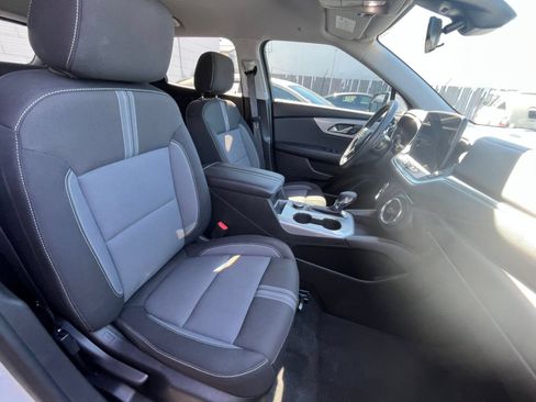Used 2025 Chevrolet Blazer LT FWD image 37