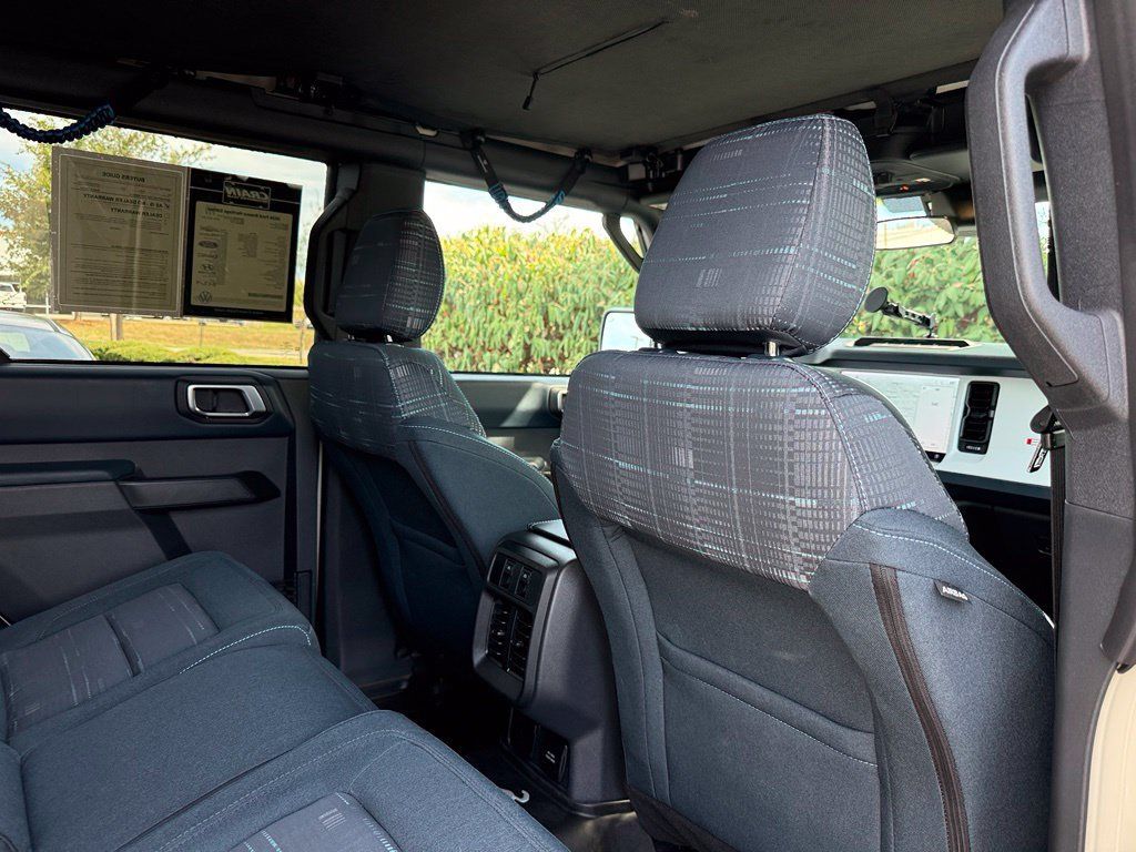 Used 2026 Ford Bronco Heritage Edition AWD/4WD image 39