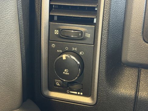 Used 2013 RAM 1500 Express image 19