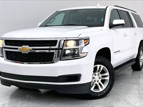 Used 2020 Chevrolet Suburban LT image 16
