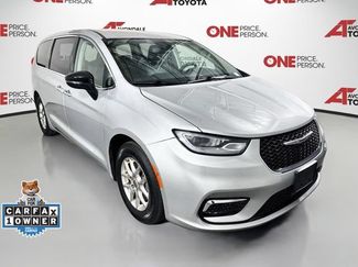 Used 2024 Chrysler Pacifica Touring-L FWD video 1
