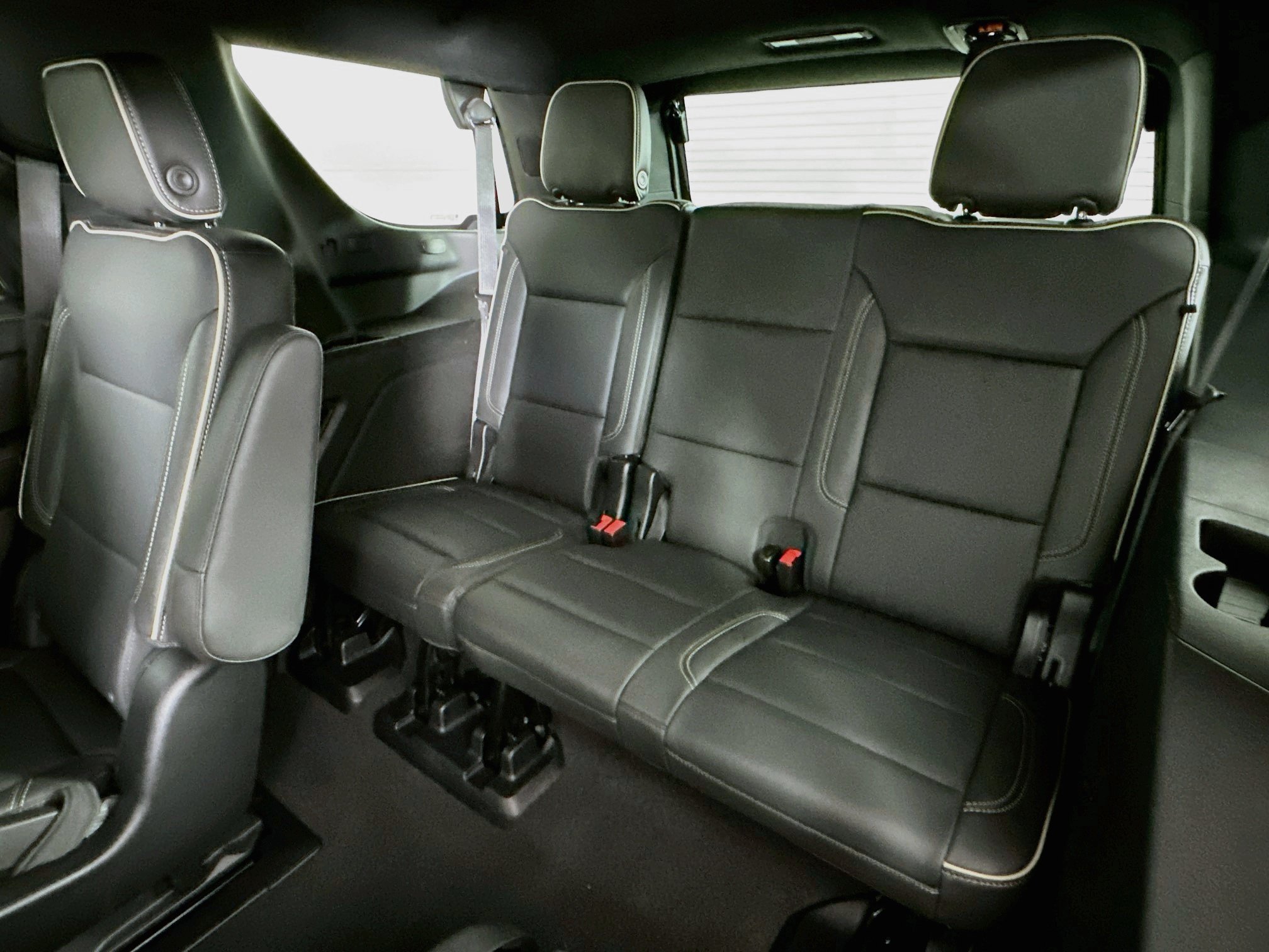 Used 2024 GMC Yukon SLT w/ SLT Premium Package AWD/4WD image 29