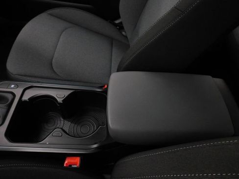 Used 2025 Kia K4 LXS image 25