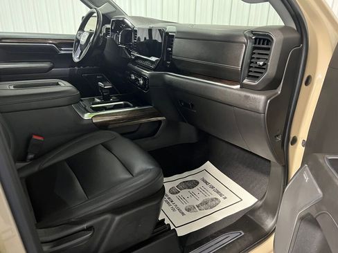 Used 2022 GMC Sierra 1500 Elevation w/ Elevation Premium Package image 3