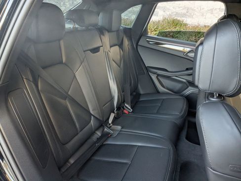 Used 2025 Porsche Macan image 25