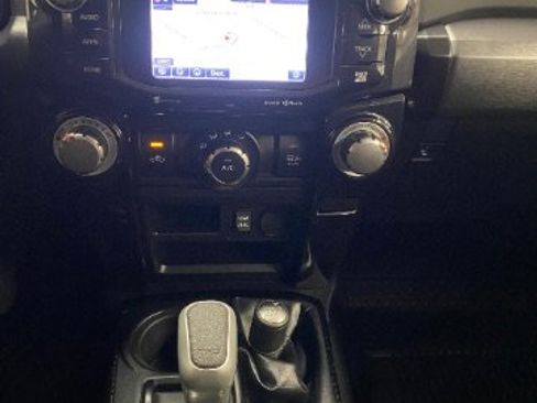 Used 2019 Toyota 4Runner TRD Off-Road image 10