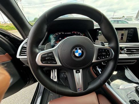 Used 2022 BMW X7 M50i w/ Cold Weather Package AWD/4WD image 23