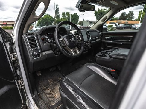 Used 2017 RAM 3500 Laramie w/ Convenience Group AWD/4WD image 6