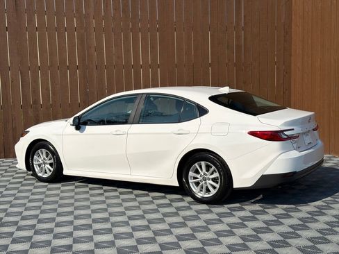 Used 2025 Toyota Camry LE image 15