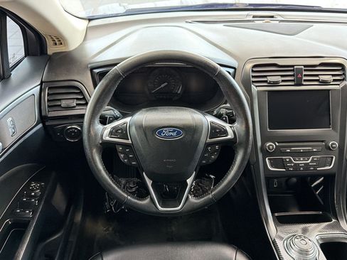 Used 2018 Ford Fusion SE w/ Equipment Group 201A FWD image 21