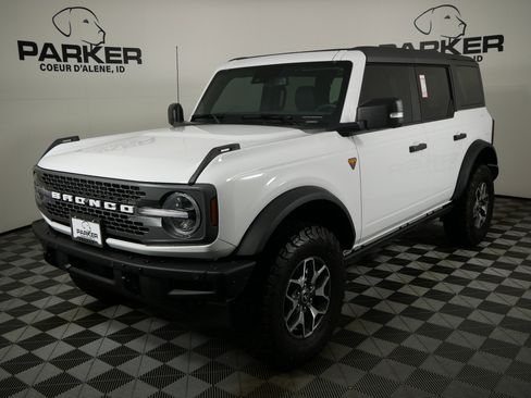 Used 2024 Ford Bronco Badlands image 1