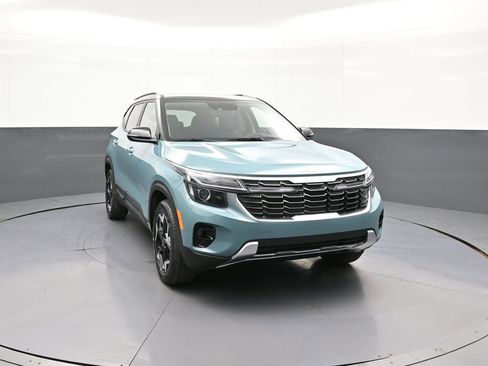 New 2026 Kia Seltos S AWD/4WD image 3