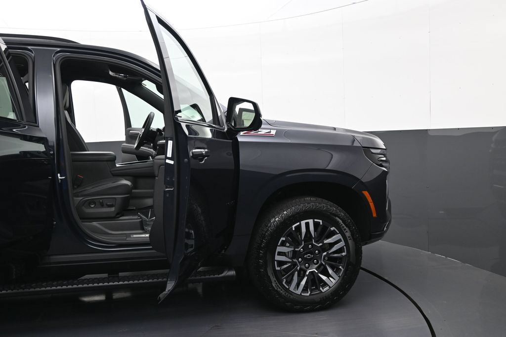 Certified 2025 Chevrolet Tahoe Z71 AWD/4WD image 9