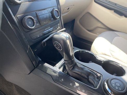 Used 2018 Ford Explorer Base w/ Class II Trailer Tow Package image 17