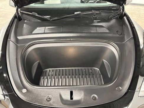 Used 2023 Tesla Model Y Long Range image 4