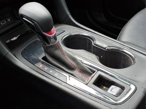 Used 2022 Chevrolet Equinox RS w/ RS Leather Package image 12