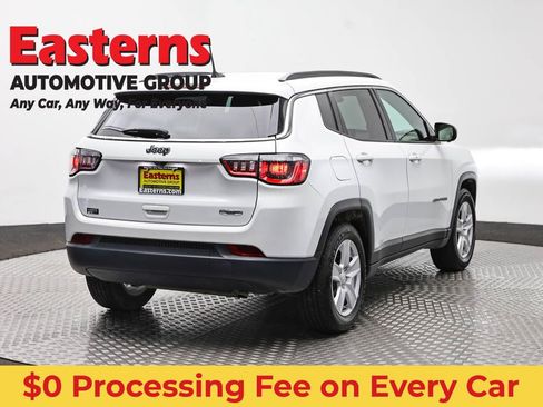 Used 2022 Jeep Compass Latitude w/ Convenience Group FWD image 5