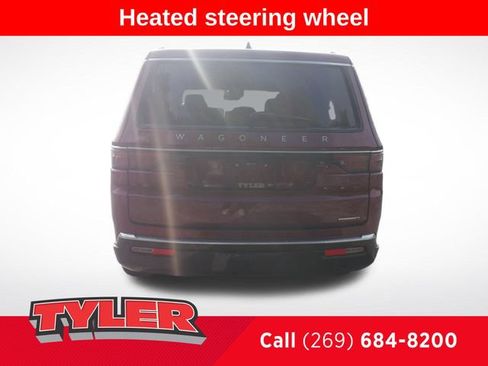 Used 2024 Jeep Wagoneer L Series II w/ Flexible Seating Group AWD/4WD image 7