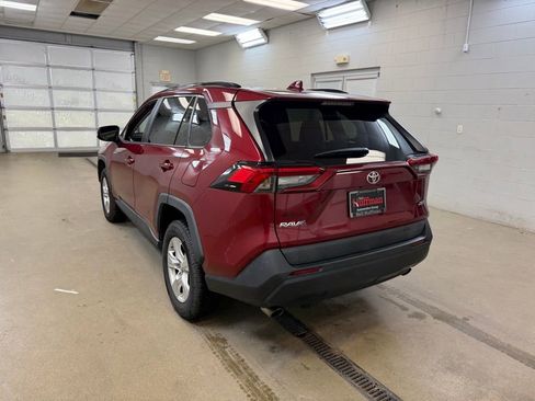 Used 2019 Toyota RAV4 XLE w/ Convenience Package image 7