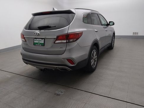 Used 2017 Hyundai Santa Fe SE image 7
