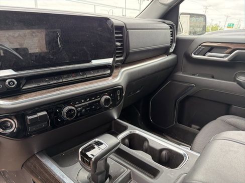 Used 2024 Chevrolet Silverado 1500 LT Trail Boss w/ Protection Package AWD/4WD image 10