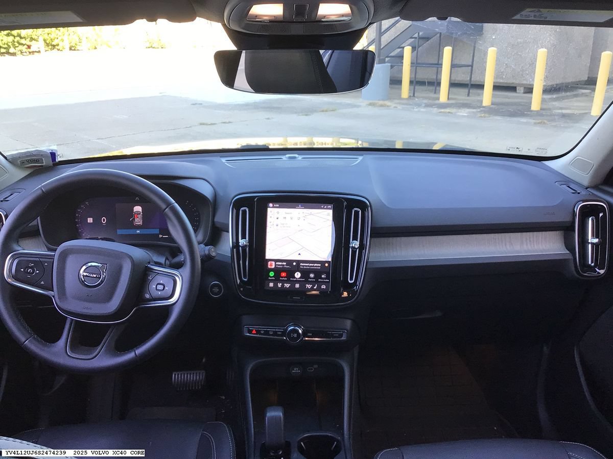 Used 2025 Volvo XC40 B5 Core w/ Protection Package Premier AWD/4WD image 12