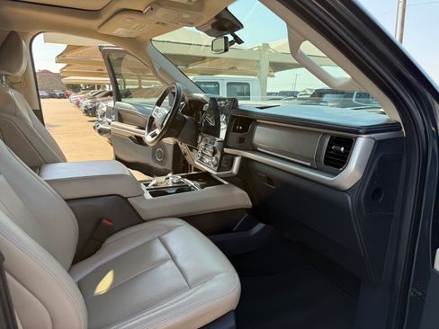 Used 2024 Ford Expedition Max XLT RWD image 17