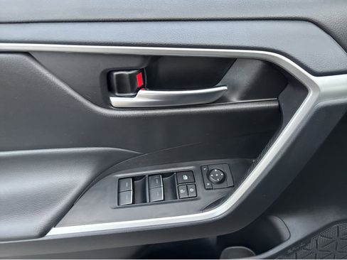 Used 2024 Toyota RAV4 XLE image 33