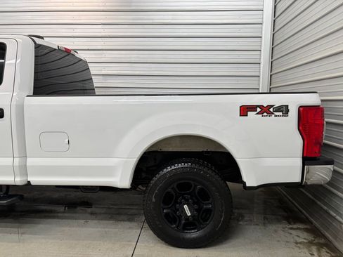 Used 2022 Ford F250 XL w/ Power Equipment Group image 5