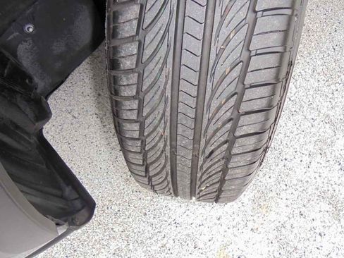 Used 2019 Toyota RAV4 LE image 5