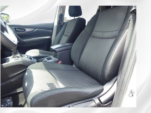 Used 2020 Nissan Rogue S image 15