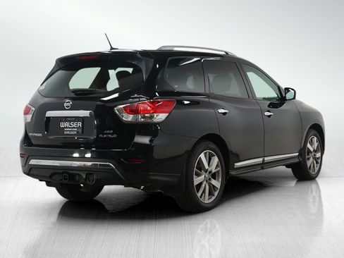 Used 2016 Nissan Pathfinder Platinum image 5