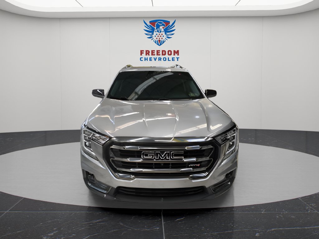 Used 2024 GMC Terrain AT4 w/ Tech Package AWD/4WD image 2