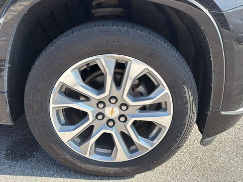 Used 2018 Chevrolet Traverse Premier w/ Driver Confidence II Package FWD image 15