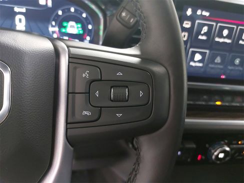 Used 2023 GMC Sierra 1500 SLE image 17