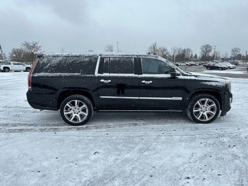 Used 2016 Cadillac Escalade ESV Premium image 9