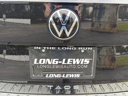 Certified 2022 Volkswagen Taos S image 30