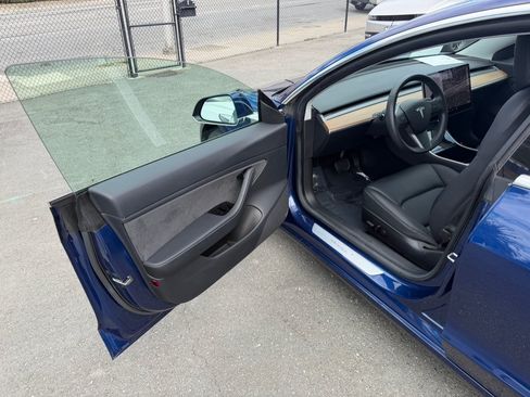 Used 2019 Tesla Model 3 Standard Range Plus RWD image 9