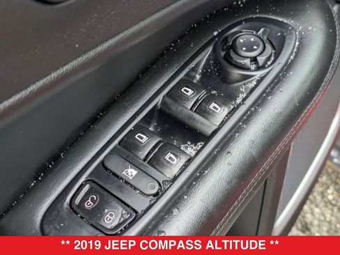 Used 2019 Jeep Compass Altitude image 13