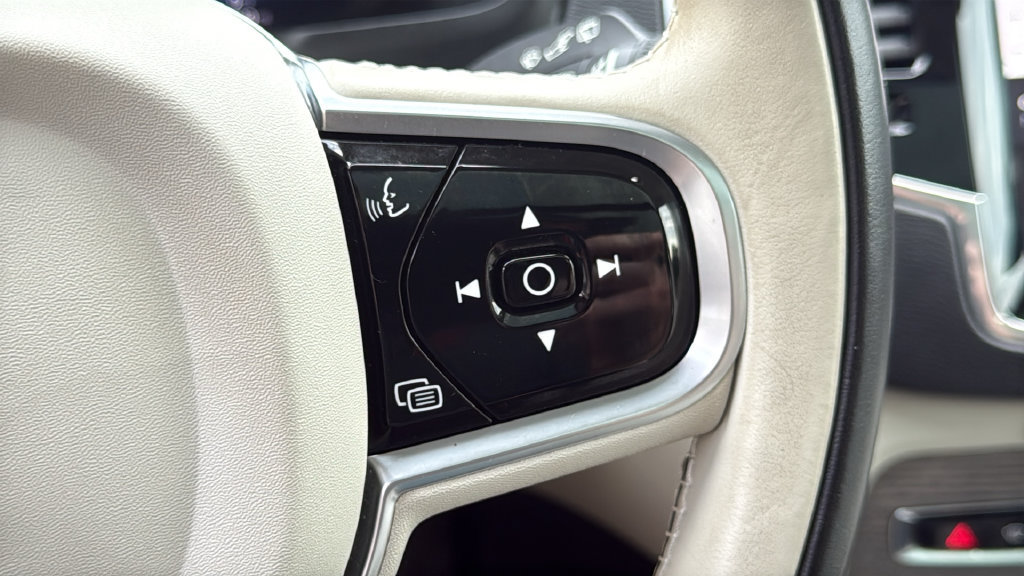Certified 2024 Volvo XC90 T8 Plus AWD/4WD image 16