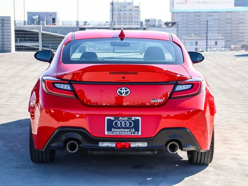 Used 2022 Toyota GR86 Premium image 5