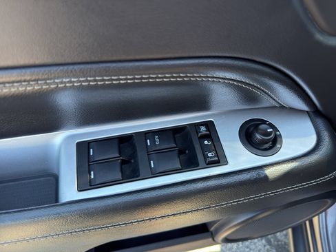 Used 2017 Jeep Compass Latitude AWD/4WD image 12
