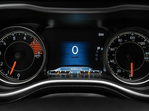 Used 2017 Jeep Cherokee Trailhawk w/ Cold Weather Group image 17