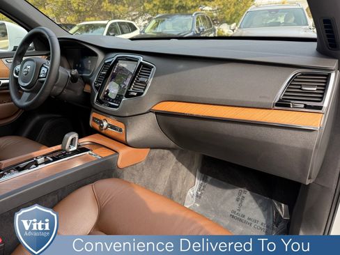 Certified 2023 Volvo XC90 B6 Plus image 30
