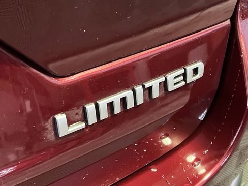 Used 2025 Jeep Grand Cherokee Limited image 7