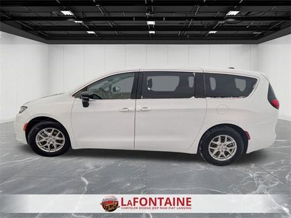 Used 2024 Chrysler Pacifica Touring-L