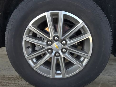 Used 2023 Chevrolet Traverse LT image 26