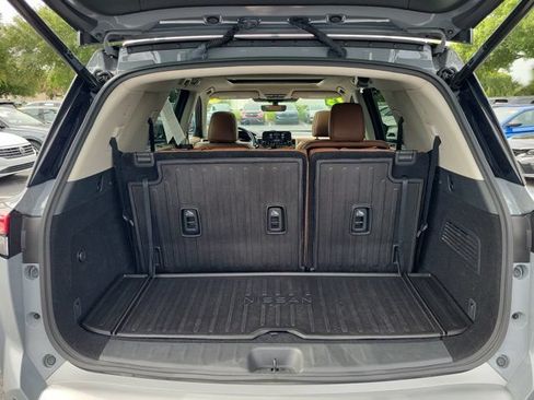Used 2023 Nissan Pathfinder Platinum AWD/4WD image 12