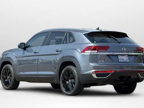 Used 2020 Volkswagen Atlas Cross Sport SE w/ Towing Package image 8